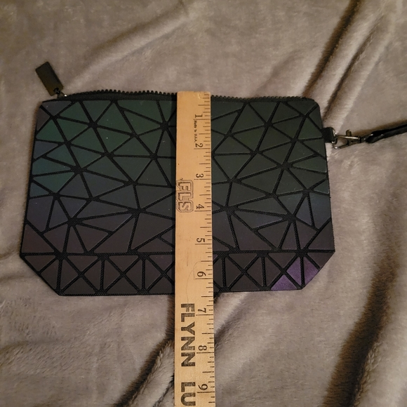 Handbags - Wristlet